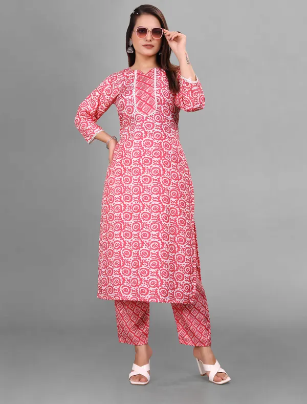 Gajari_Cotton_Blend_Kurti_Pant_Set_For_Women