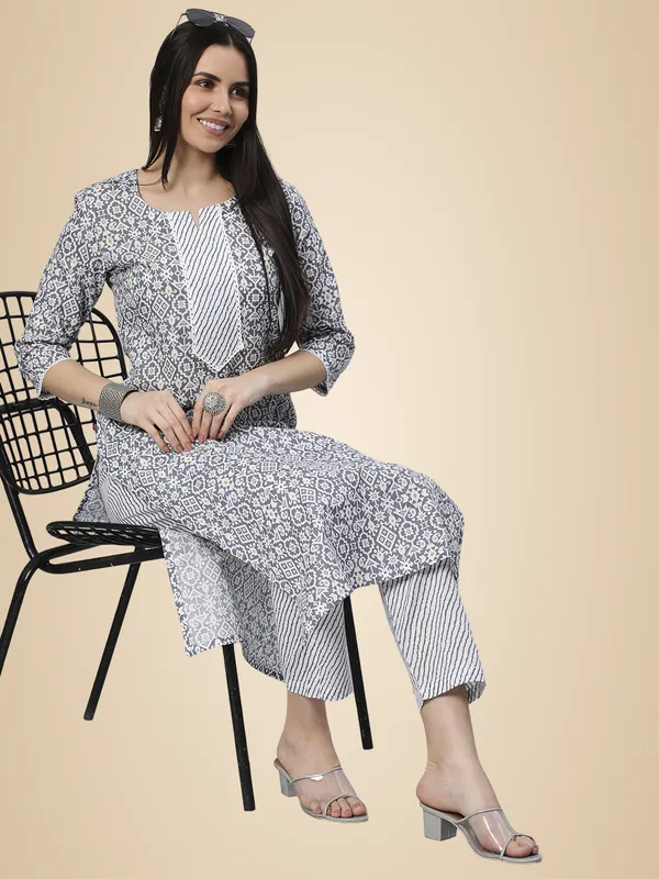Grey_Cotton_Blend_Kurti_Pant_Set_For_Women