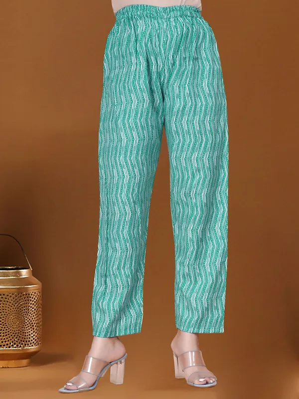 Bottle_Green_Cotton_Blend_Kurti_Pant_Set_For_Women