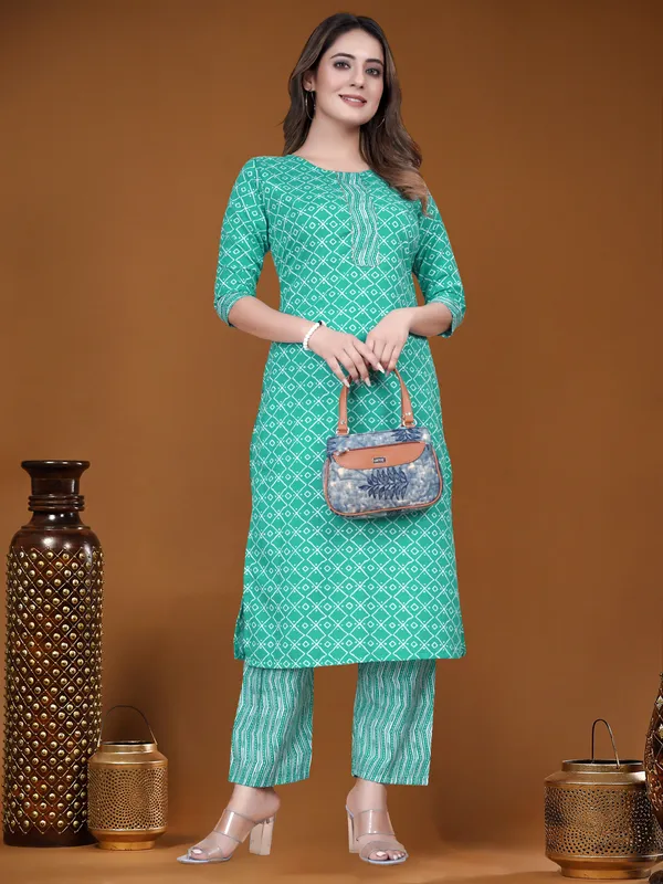 Bottle_Green_Cotton_Blend_Kurti_Pant_Set_For_Women