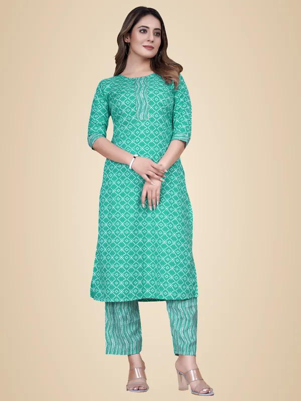 Bottle_Green_Cotton_Blend_Kurti_Pant_Set_For_Women
