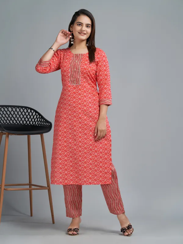 Gajari_Cotton_Blend_Kurti_Pant_Set_For_Women