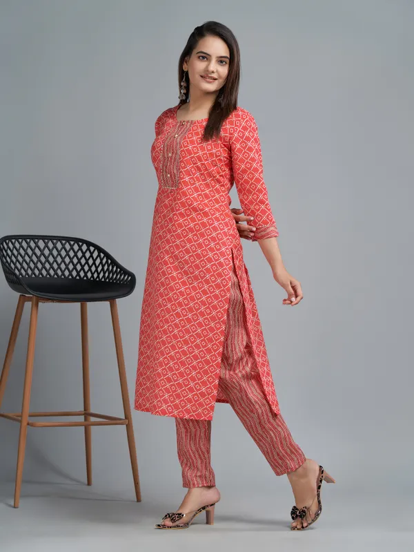 Gajari_Cotton_Blend_Kurti_Pant_Set_For_Women