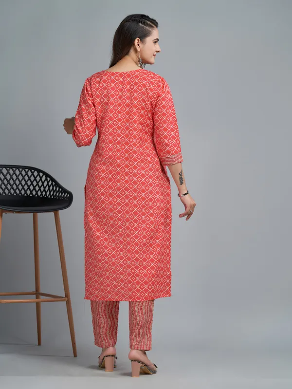 Gajari_Cotton_Blend_Kurti_Pant_Set_For_Women