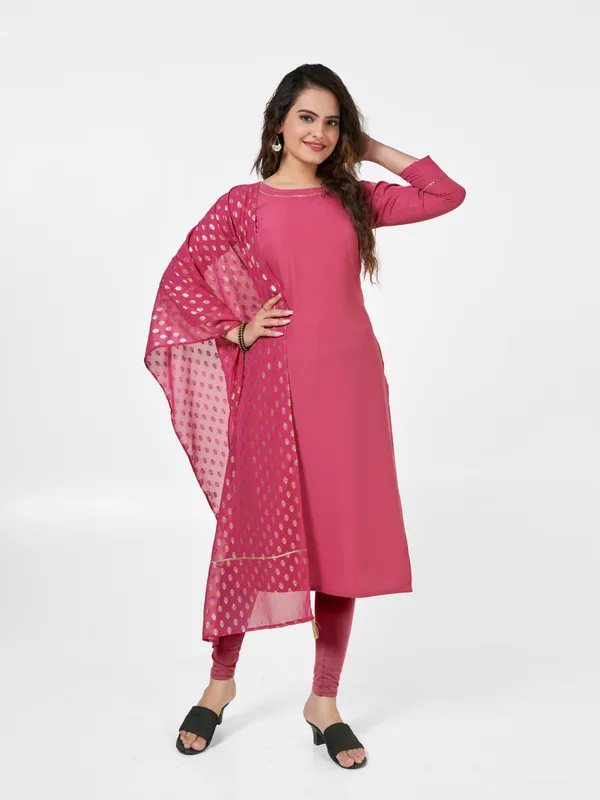 Pink_Crepe_With_Foil_Print_Kurti_&_Dupatta_Set_For_Women