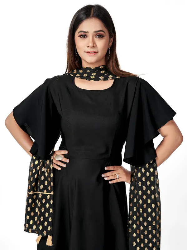 Black_Crepe_Kurti_&_Dupatta_Set_For_Women