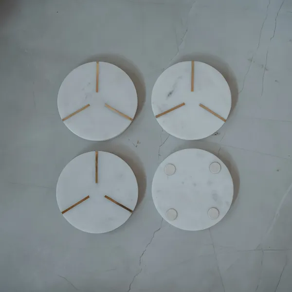 Pack_Of_4_White_Minimal_Brass_Bar_Coaster_For_Kitchen