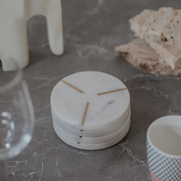 Pack_Of_4_White_Minimal_Brass_Bar_Coaster_For_Kitchen