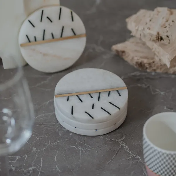 Pack_Of_4_White_Contrast_Brass_Stripe_Coaster_For_Kitchen