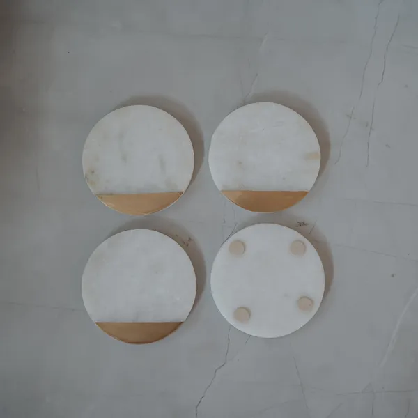 Pack_Of_4_White_Contemporary_Brass_Edge_Coaster_For_Kitchen