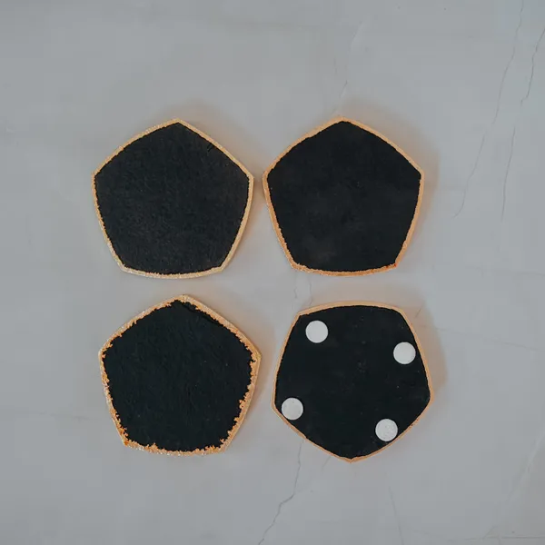 Pack_Of_4_Black_Rustic_Electro_Coaster_For_Kitchen
