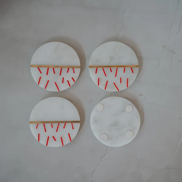 Pack_Of_4_White_Crimson_Brass_Bar_Coaster_For_Kitchen