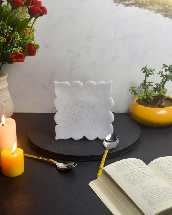 White_Small_Square_Display_Tray_For_Kitchen