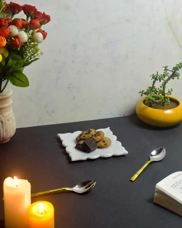 White_Small_Square_Display_Tray_For_Kitchen