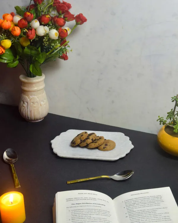 White_Polished_Snack_Platter_For_Kitchen