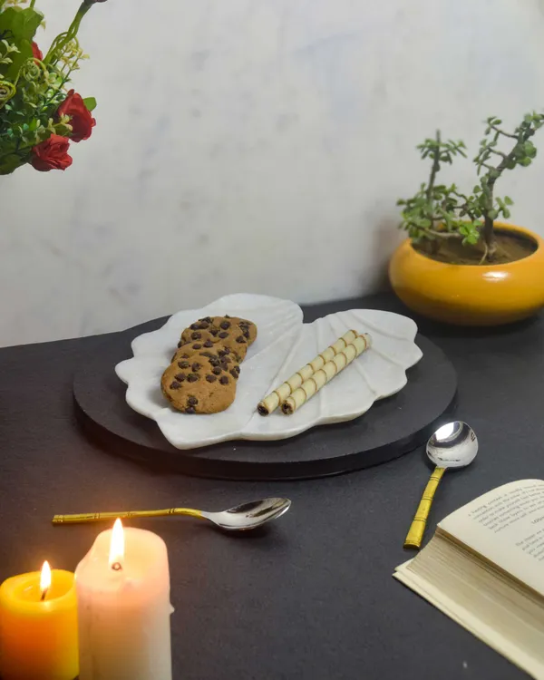 White_Marble_Urli_Tray_For_Kitchen