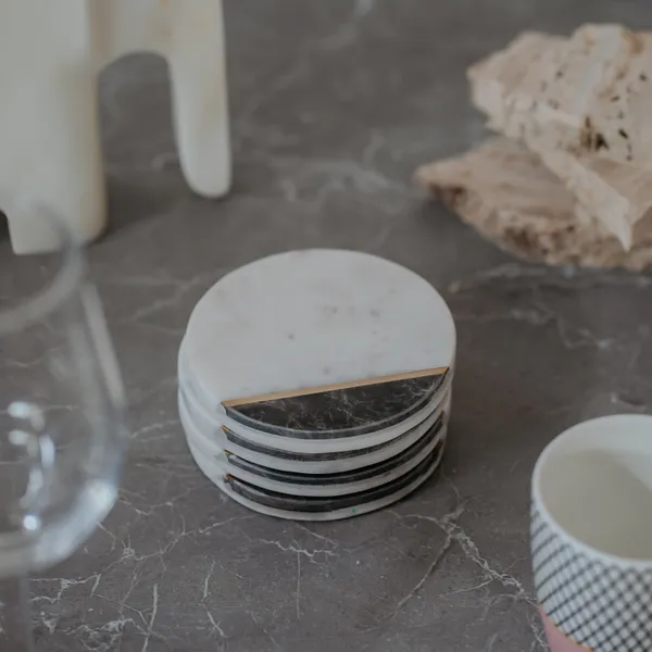 Pack_Of_4_White_Elegant_Brass_Script_Coaster_For_Kitchen