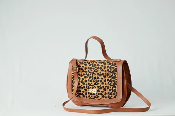 Tan_Leather_Premium_&_Elegant_Handbag_For_Women