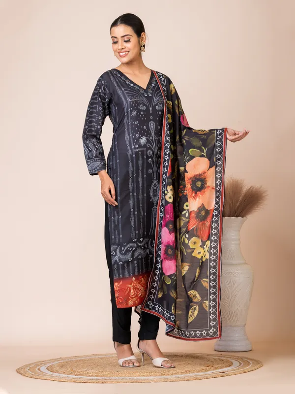 Black_Muslin_Printed_Kurta_Set_For_Women
