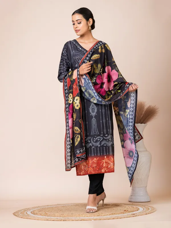 Black_Muslin_Printed_Kurta_Set_For_Women