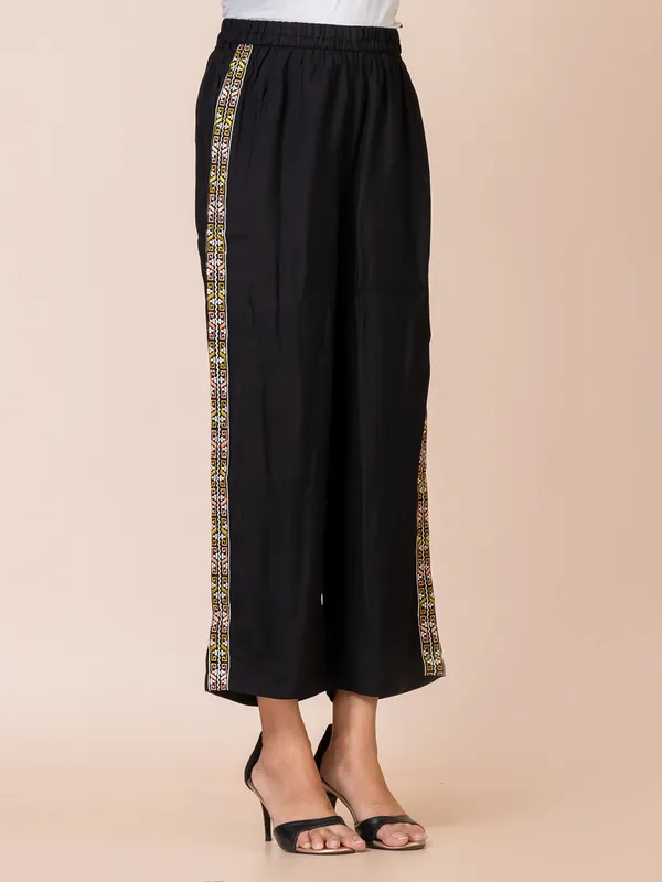 Black_Silk_Embroidered_Co-Ord_Set_For_Women
