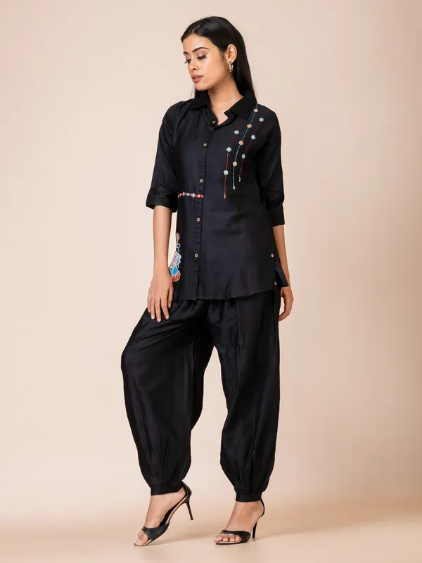 Black_Silk_Embroidered_Co-Ord_Set_For_Women