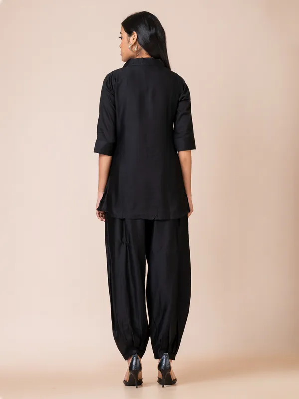 Black_Silk_Embroidered_Co-Ord_Set_For_Women