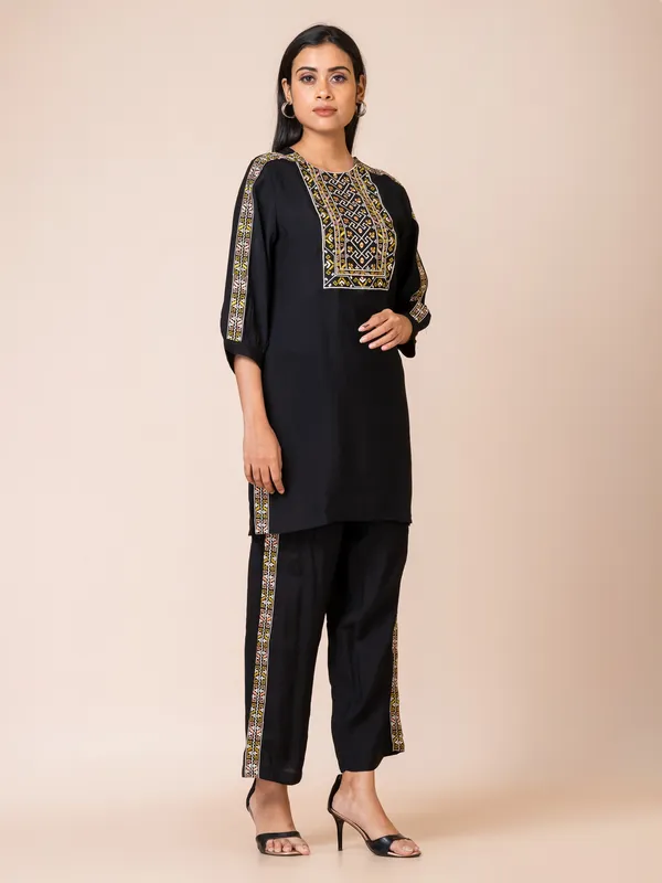 Black_Silk_Embroidered_Co-Ord_Set_For_Women