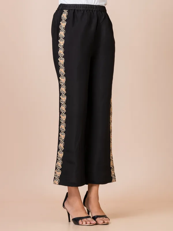Black_Silk_Embroidered_Co-Ord_Set_For_Women