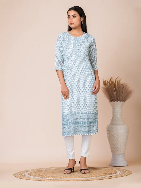 Blue_Cotton_Embroidered_Kurti_For_Women