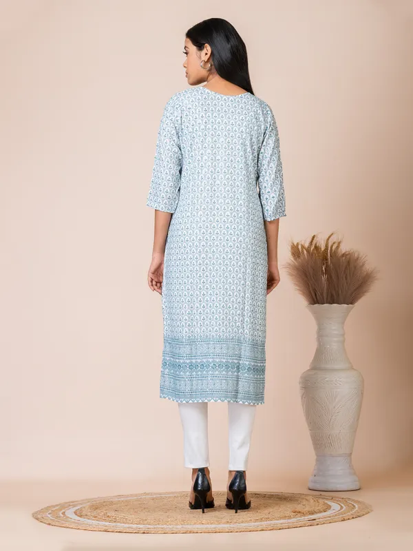 Blue_Cotton_Embroidered_Kurti_For_Women