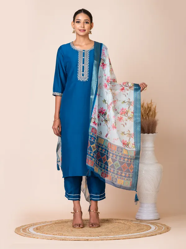 Blue_Silk_Embroidered_Kurta_Set_For_Women