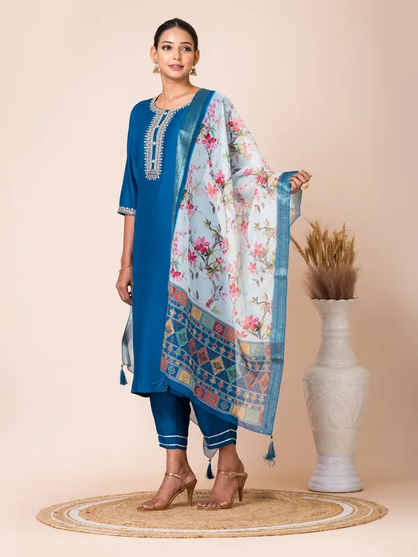 Blue_Silk_Embroidered_Kurta_Set_For_Women