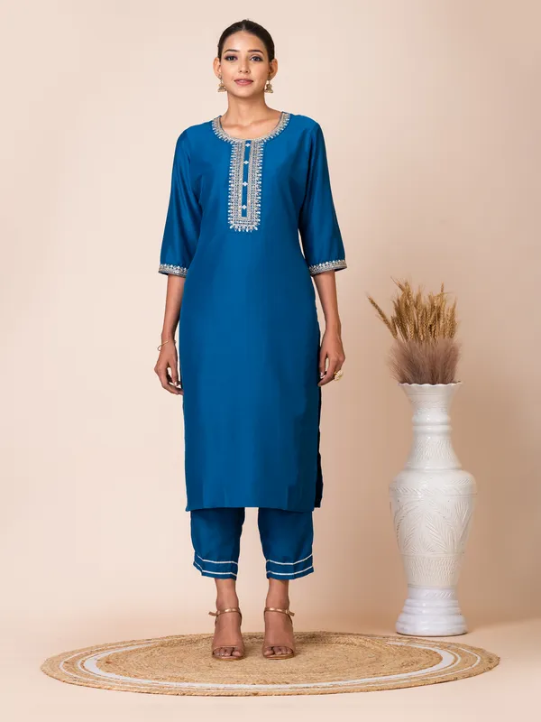 Blue_Silk_Embroidered_Kurta_Set_For_Women