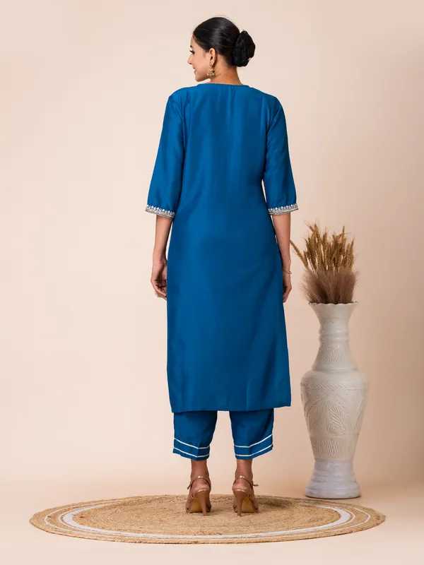Blue_Silk_Embroidered_Kurta_Set_For_Women