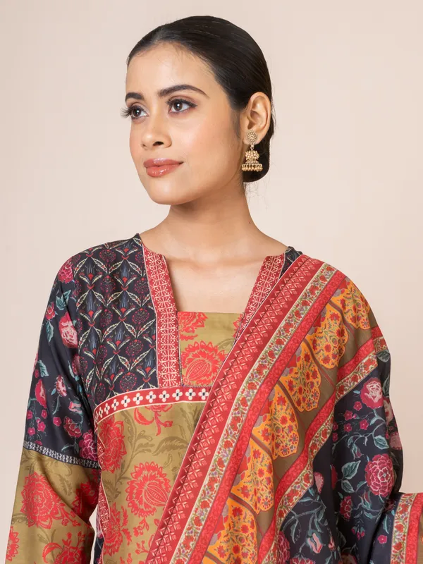 Green_Muslin_Printed_Kurta_Set_For_Women