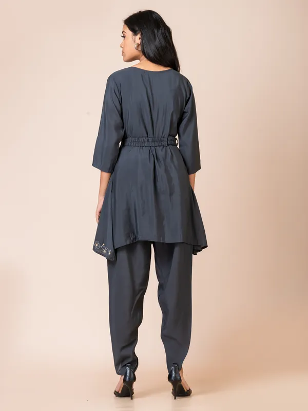 Grey_Muslin_Embroidered_Co-Ord_Set_For_Women