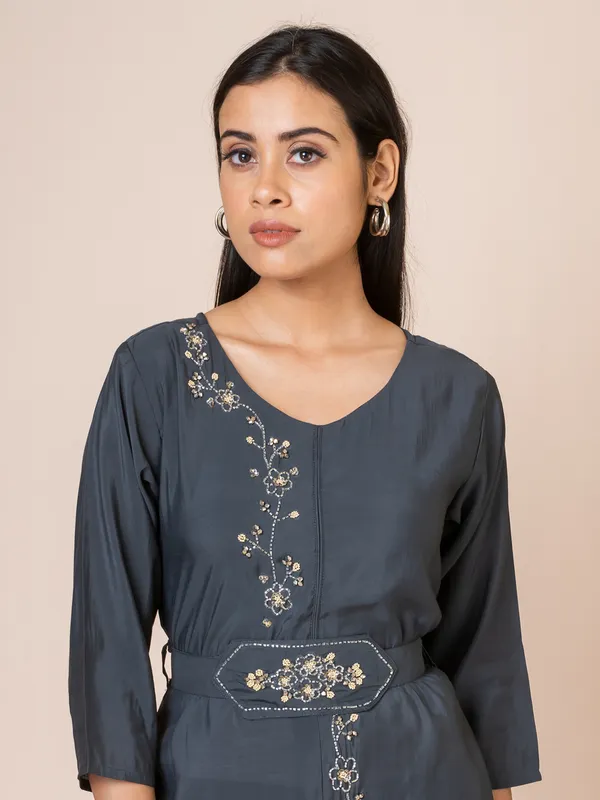 Grey_Muslin_Embroidered_Co-Ord_Set_For_Women