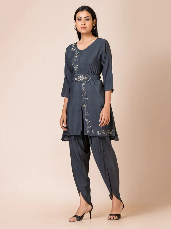 Grey_Muslin_Embroidered_Co-Ord_Set_For_Women