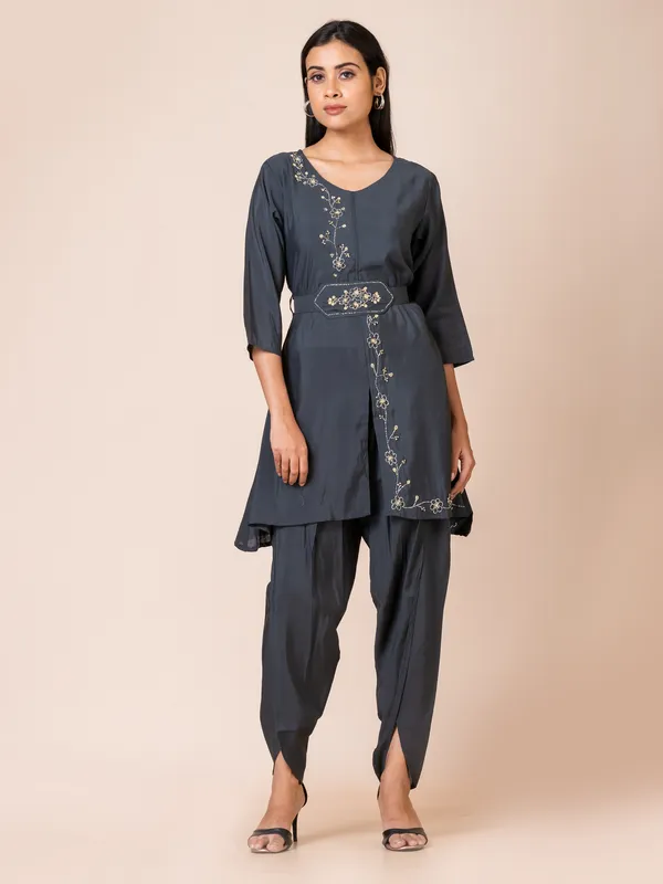 Grey_Muslin_Embroidered_Co-Ord_Set_For_Women