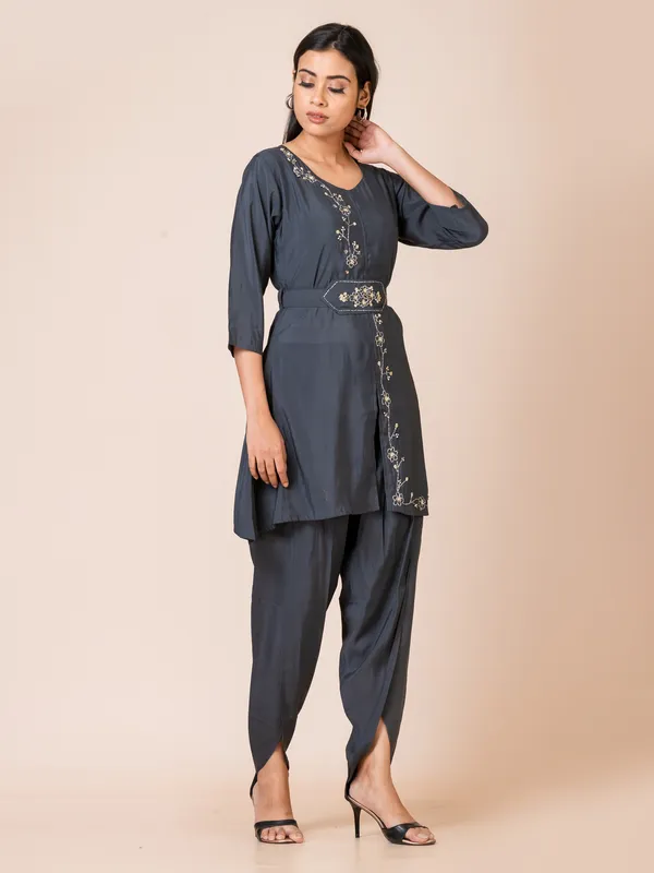 Grey_Muslin_Embroidered_Co-Ord_Set_For_Women