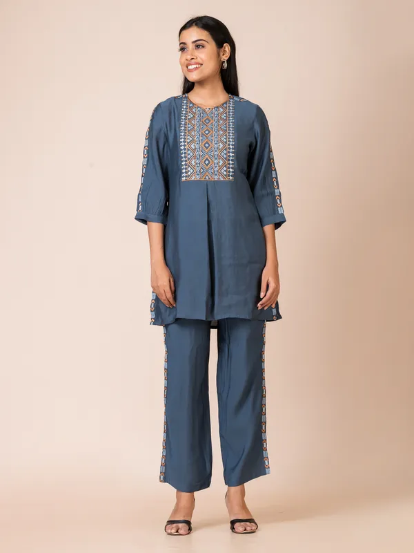 Grey_Silk_Embroidered_Co-Ord_Set_For_Women