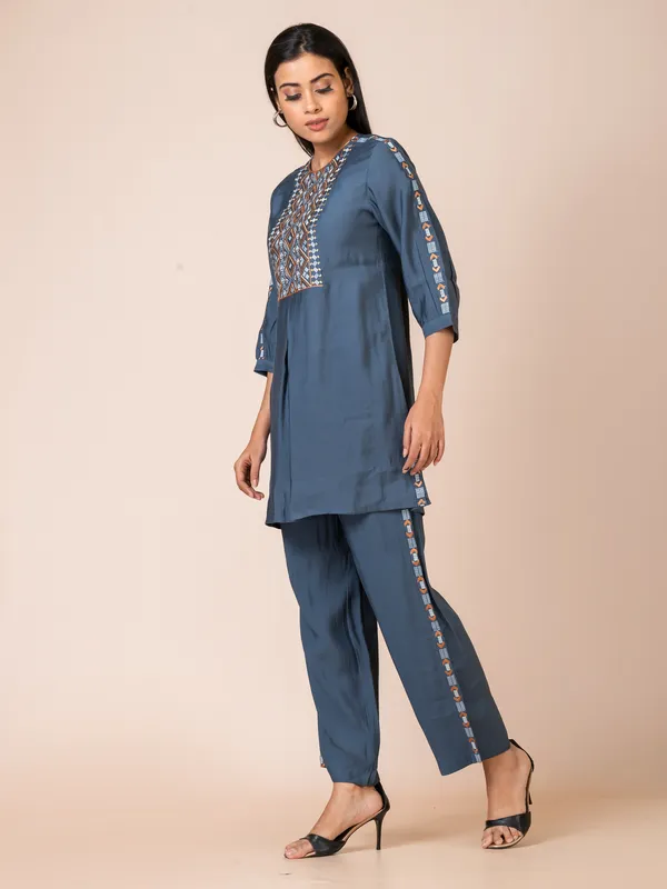 Grey_Silk_Embroidered_Co-Ord_Set_For_Women