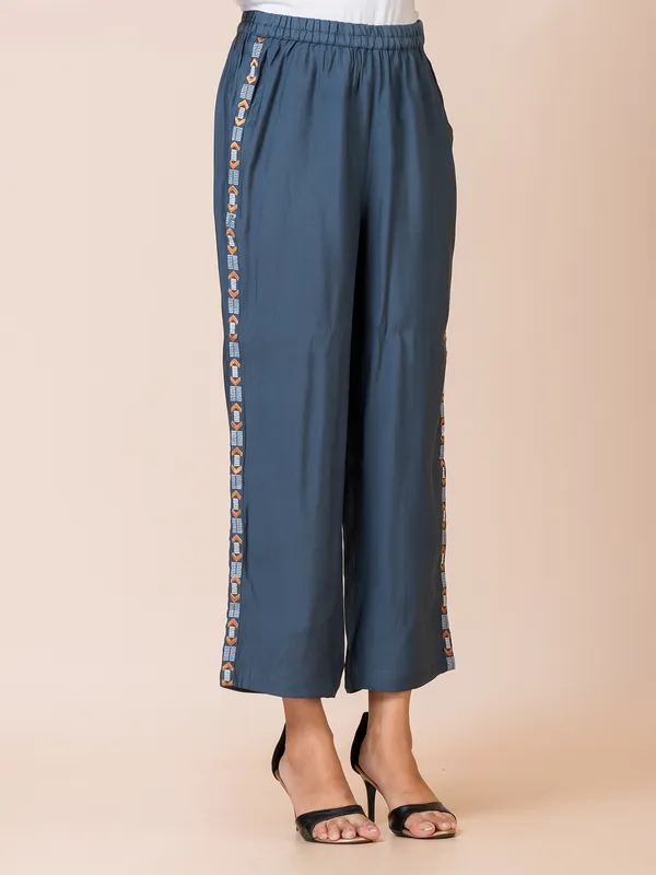 Grey_Silk_Embroidered_Co-Ord_Set_For_Women