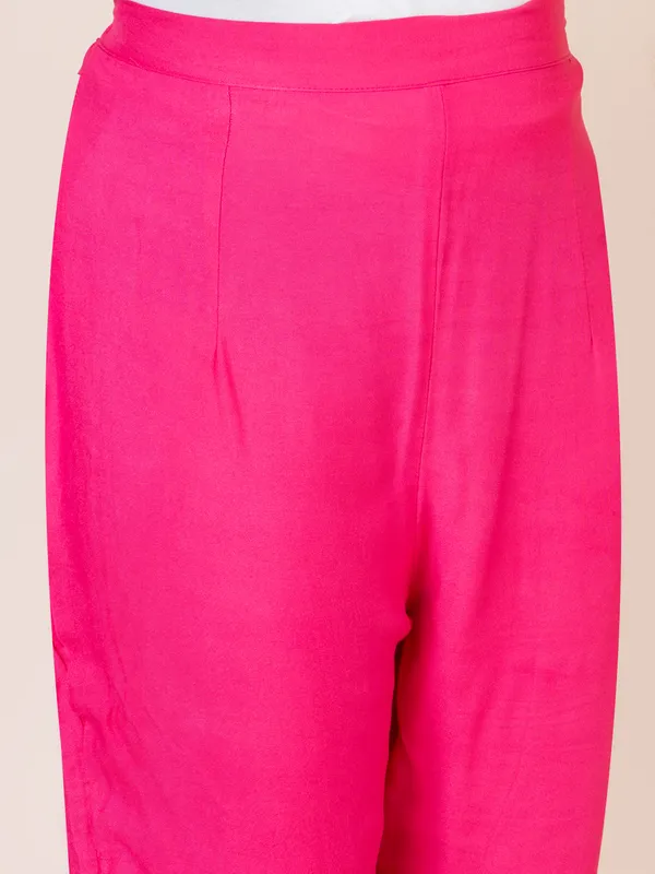 Magenta_Muslin_Printed_Kurta_Set_For_Women