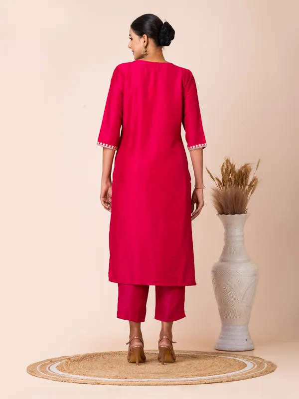 Magenta_Silk_Embroidered_Kurta_Set_For_Women