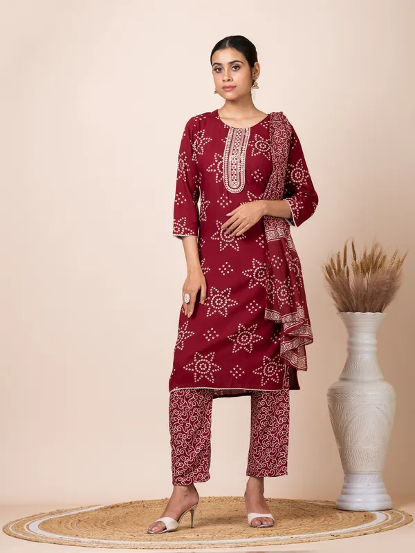 Maroon_Cotton_Printed_Kurta_Set_For_Women