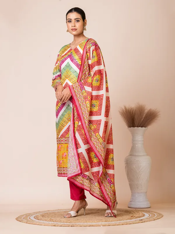 Multicolor_Muslin_Printed_Kurta_Set_For_Women