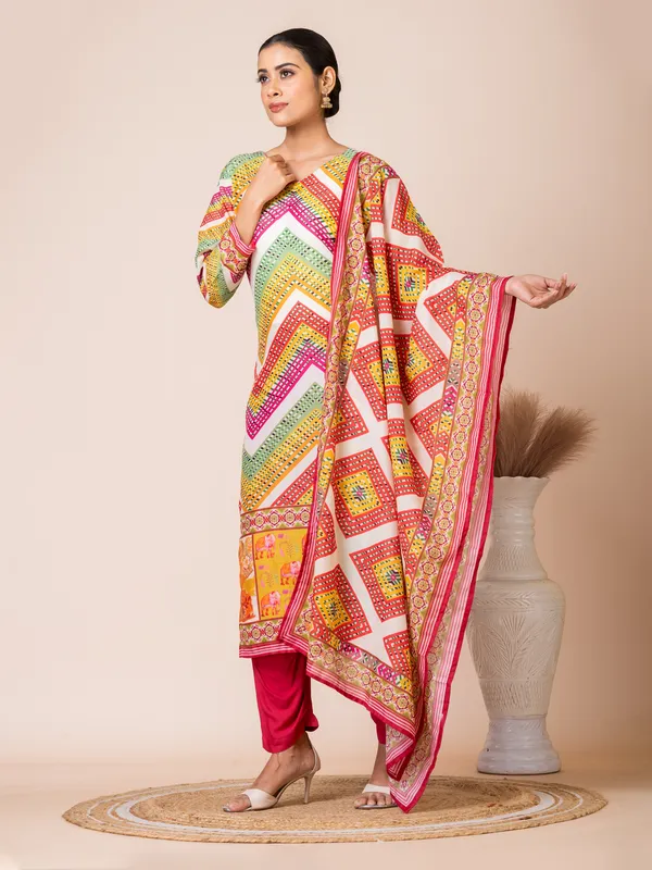 Multicolor_Muslin_Printed_Kurta_Set_For_Women