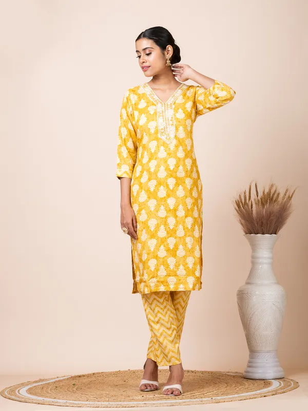 Mustard_Cotton_Printed_Kurta_Set_For_Women
